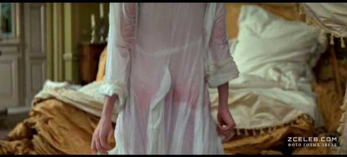 Annette Bening con falda
