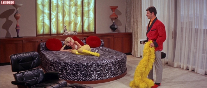 Carol Channing se ven las nalgas 60