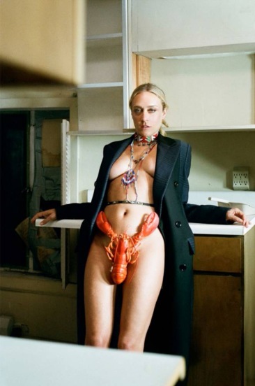 Las destellantes fotos entre las piernas de Chloe Stevens Sevigny iluminan su juventud