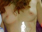 Victoria Ell-Beth senos desnudos